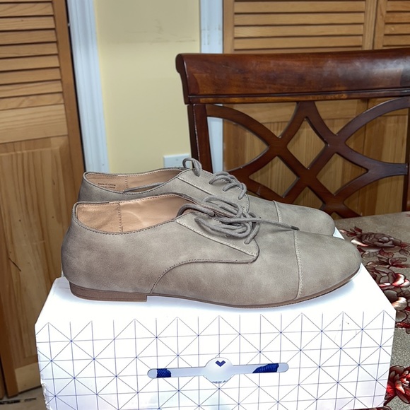 Call it Spring Shoes - Picture 3 of 4